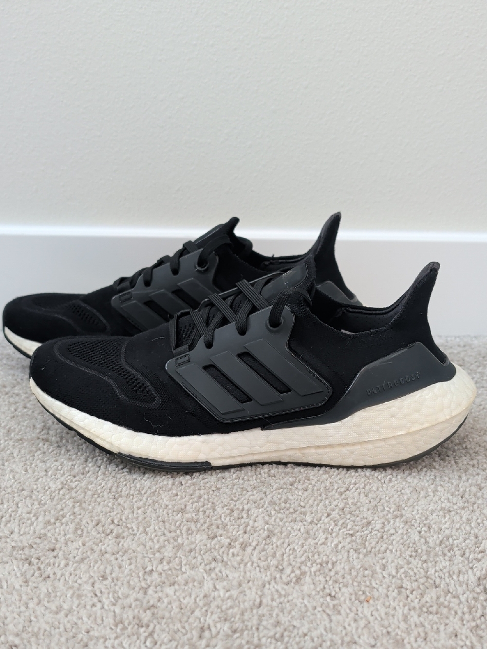 Adidas Ultraboost 22
